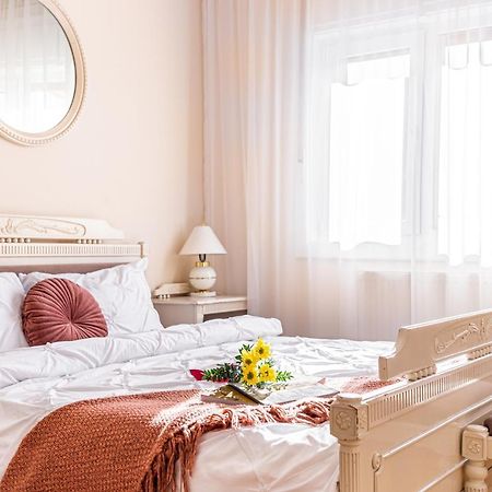 Nala Central Apartment Arad Buitenkant foto