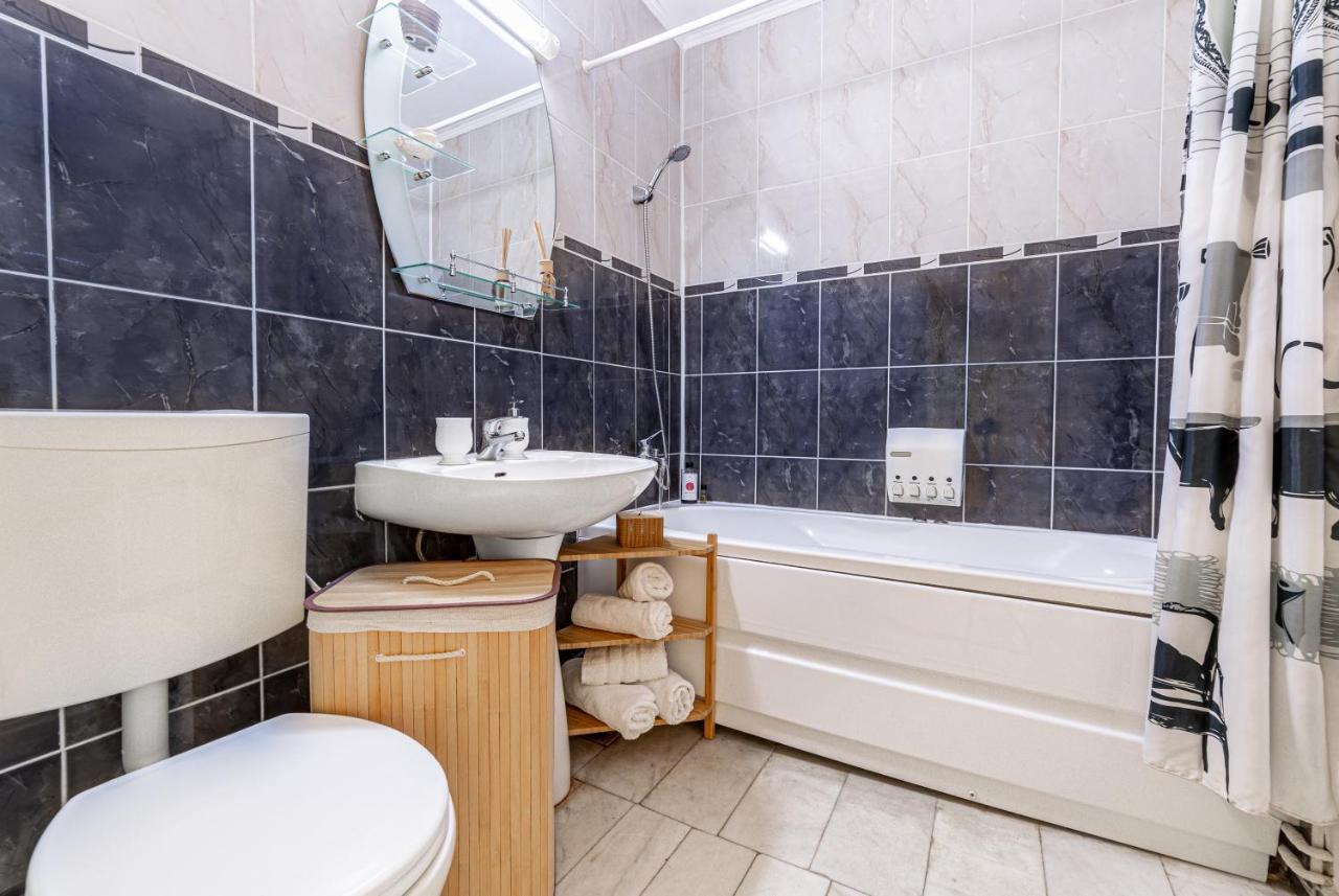 Nala Central Apartment Arad Buitenkant foto