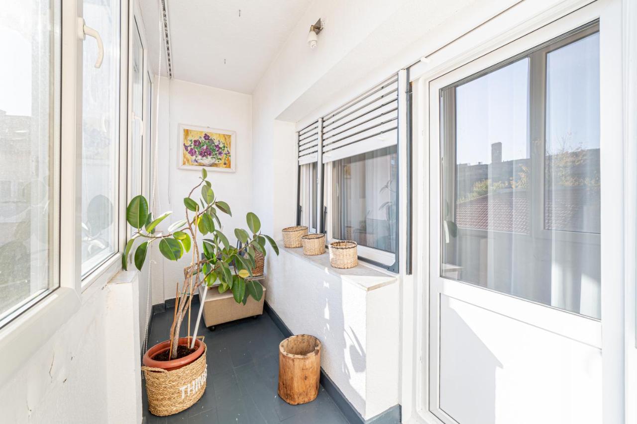 Nala Central Apartment Arad Buitenkant foto